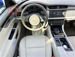 جاكوار XF